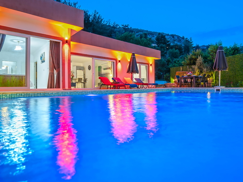  gece  -  Kasım
  | Kalkan İslamlar'da Jakuzili, Muhafazakar Villa: Doğayla İç İçe Tatil